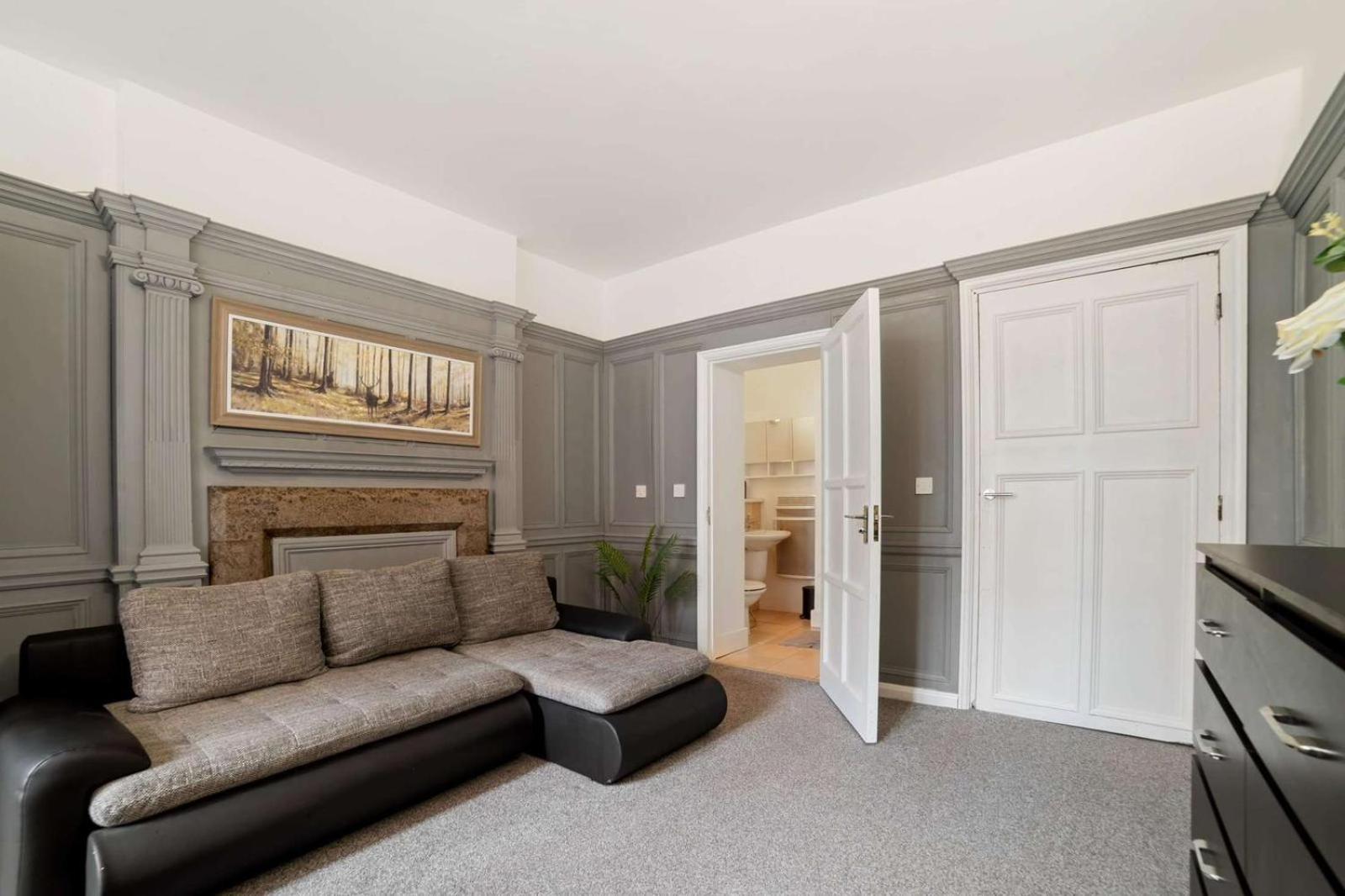 Spacious City Centre Apartment W/ Free Valet Parking Leicester Esterno foto